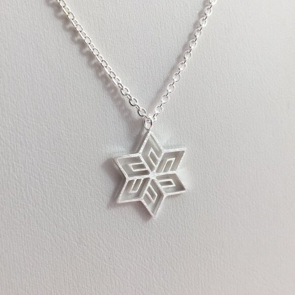 Jewelry necklace snowflake Winter silver tone dainty minimalist modern new - Picture 5 of 8